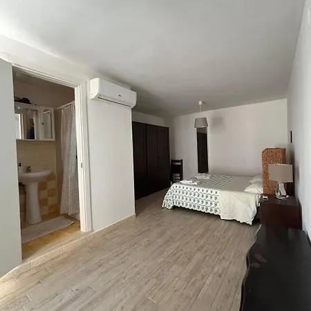 Apulia Mola * Mola di Bari